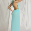 Rochie maxi Kaeli cu gât halter în albastru aqua Rochie maxi Kaeli cu gât halter în albastru aqua