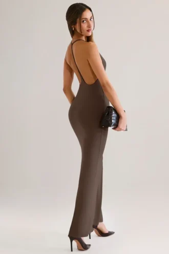 Rochie maxi Leire din modal, cu decolteu adânc și spate decupat, în culoarea ciocolatiu Rochie maxi Leire din modal, cu decolteu adânc și spate decupat, în culoarea ciocolatiu