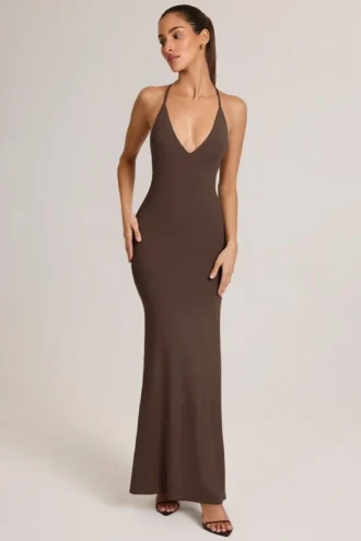 Rochie maxi Leire din modal, cu decolteu adânc și spate decupat, în culoarea ciocolatiu Rochie maxi Leire din modal, cu decolteu adânc și spate decupat, în culoarea ciocolatiu