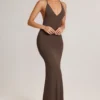 Rochie maxi Leire din modal, cu decolteu adânc și spate decupat, în culoarea ciocolatiu Rochie maxi Leire din modal, cu decolteu adânc și spate decupat, în culoarea ciocolatiu