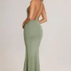 Rochie maxi Leire din modal, cu decolteu adânc și spate decupat, în culoarea verde salvie Rochie maxi Leire din modal, cu decolteu adânc și spate decupat, în culoarea verde salvie
