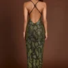 Rochie maxi Luserna cu gât halter și ornamente, în verde șarpe