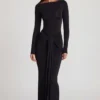 Rochie maxi Mericia din jersey moale, cu guler barcă și drapaj, în negru