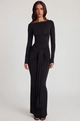 Rochie maxi Mericia din jersey moale, cu guler barcă și drapaj, în negru Rochie maxi Mericia din jersey moale, cu guler barcă și drapaj, în negru