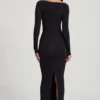 Rochie maxi Mericia din jersey moale, cu guler barcă și drapaj, în negru