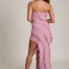 Rochie Maxi Nevali cu decolteu bandeau și volane, în roz prăfuit Rochie Maxi Nevali cu decolteu bandeau și volane, în roz prăfuit
