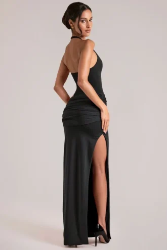 Rochie maxi Oona cu decolteu adânc și gât halter, în culoarea neagră Rochie maxi Oona cu decolteu adânc și gât halter, în culoarea neagră
