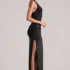 Rochie maxi Oona cu decolteu adânc și gât halter, în culoarea neagră