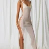 Rochie Maxi Pacifica cu decupaje și detalii din perle, în culoarea alb perlat Rochie Maxi Pacifica cu decupaje și detalii din perle, în culoarea alb perlat
