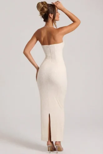 Rochie maxi Palermo cu guler cowl și bandou decorat, în culoarea alb Rochie maxi Palermo cu guler cowl și bandou decorat, în culoarea alb
