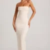 Rochie maxi Palermo cu guler cowl și bandou decorat, în culoarea alb Rochie maxi Palermo cu guler cowl și bandou decorat, în culoarea alb