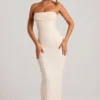 Rochie maxi Palermo cu guler cowl și bandou decorat, în culoarea alb Rochie maxi Palermo cu guler cowl și bandou decorat, în culoarea alb