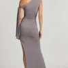 Rochie maxi Prudy cu umeri decupați, drapată și cu detalii de legătură, în culoarea gri oțel Rochie maxi Prudy cu umeri decupați, drapată și cu detalii de legătură, în culoarea gri oțel