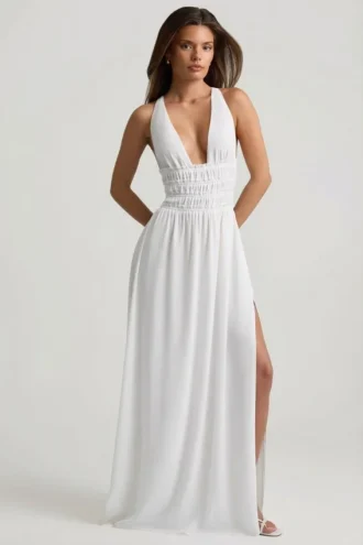 Rochie Maxi Pryana cu decolteu adânc și spate încrucișat, de culoare albă Rochie Maxi Pryana cu decolteu adânc și spate încrucișat, de culoare albă