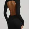 Rochie maxi Regine din modal cu volane și spate decupat, în negru