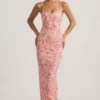 Rochie maxi roz cu decolteu rotund și spate decupat, cu ornamente, model Tavira Rochie maxi roz cu decolteu rotund și spate decupat, cu ornamente, model Tavira