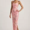 Rochie maxi roz cu decolteu rotund și spate decupat, cu ornamente, model Tavira Rochie maxi roz cu decolteu rotund și spate decupat, cu ornamente, model Tavira