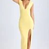 Rochie maxi Sloane din modal, cu decolteu adânc și fante pe coapse, în culoarea Lemon Sherbet Rochie maxi Sloane din modal, cu decolteu adânc și fante pe coapse, în culoarea Lemon Sherbet