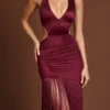 Rochie maxi Solferina cu decolteu adânc și franjuri, în culoarea roșu vin Rochie maxi Solferina cu decolteu adânc și franjuri, în culoarea roșu vin