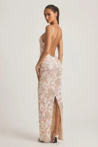 Rochie maxi Tavira cu decolteu rotund și spate decupat, decorată, în culoarea ivoriu Rochie maxi Tavira cu decolteu rotund și spate decupat, decorată, în culoarea ivoriu