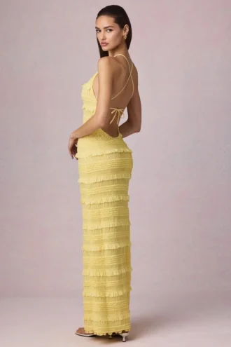 Rochie maxi Tove cu volane, decolteu în spate și gât halter, în galben lămâie Rochie maxi Tove cu volane, decolteu în spate și gât halter, în galben lămâie