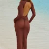 Rochie maxi transparentă cu spate decupat Naura, în culoarea ciocolată Rochie maxi transparentă cu spate decupat Naura, în culoarea ciocolată