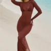 Rochie maxi transparentă cu spate decupat Naura, în culoarea ciocolată Rochie maxi transparentă cu spate decupat Naura, în culoarea ciocolată