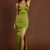Rochie maxi Vittoria cu decolteu rotund și șireturi în spate, de culoare verde măslin Rochie maxi Vittoria cu decolteu rotund și șireturi în spate, de culoare verde măslin