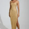 Rochie maxi Yarina cu decolteu rotund și fante pe coapse, în nuanța auriu Rochie maxi Yarina cu decolteu rotund și fante pe coapse, în nuanța auriu
