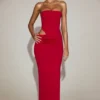Rochie maxi Zorya din jersey moale, cu decupaje, în culoarea True Red Rochie maxi Zorya din jersey moale, cu decupaje, în culoarea True Red