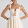 Rochie micro mini A-line cu detaliu de cravată Nanisca, culoare ivoriu Rochie micro mini A-line cu detaliu de cravată Nanisca, culoare ivoriu