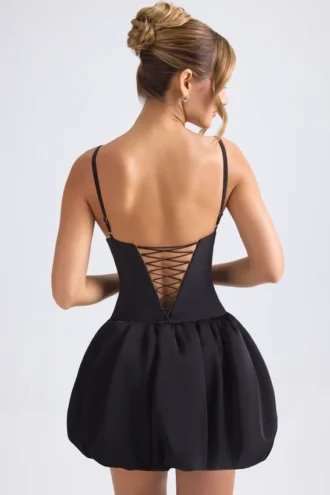 Rochie micro mini Anahita cu corset și tiv bufant, cu șireturi, în negru Rochie micro mini Anahita cu corset și tiv bufant, cu șireturi, în negru