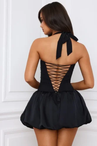Rochie micro mini Ludmila cu corset, decolteu în V, șireturi și tiv bufant, în negru Rochie micro mini Ludmila cu corset, decolteu în V, șireturi și tiv bufant, în negru