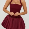 Rochie micro mini Ludmila cu guler halter, șireturi și tiv bufant, din dantelă, în roșu fructe de pădure Rochie micro mini Ludmila cu guler halter, șireturi și tiv bufant, din dantelă, în roșu fructe de pădure
