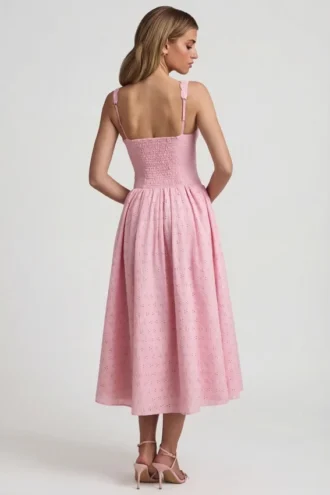 Rochie midi A-line cu detaliu fundă, broderie englezească, de la Saidey, în roz pal