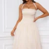 Rochie midi Amelie cu gât halter, dantelată și cu corset plisat, în culoarea ivoriu Rochie midi Amelie cu gât halter, dantelată și cu corset plisat, în culoarea ivoriu