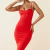 Rochie midi asimetrică cu volane Anaisa în roșu aprins Rochie midi asimetrică cu volane Anaisa în roșu aprins