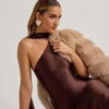 Rochie midi asimetrică Shaya cu detaliu eșarfă, în culoarea ciocolată Rochie midi asimetrică Shaya cu detaliu eșarfă, în culoarea ciocolată