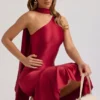 Rochie midi asimetrică Shaya cu detaliu eșarfă, în roșu intens Rochie midi asimetrică Shaya cu detaliu eșarfă, în roșu intens