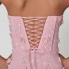 Rochie midi-ax Eudora cu corset cu șireturi și decupaj, în roz pal