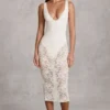 Rochie midi-axială Caia din dantelă transparentă cu decolteu adânc și margini festonate, de culoare albă
