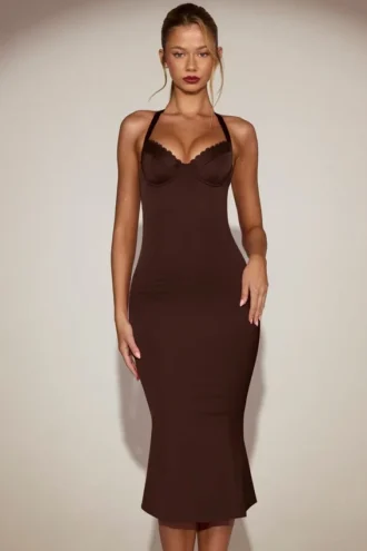 Rochie midi cu bustieră din satin și croi în formă de coadă de pește, model Elyra, în culoarea ciocolatiu Rochie midi cu bustieră din satin și croi în formă de coadă de pește, model Elyra, în culoarea ciocolatiu