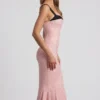 Rochie midi cu detalii de sutien și croi în formă de coadă de pește, model Valentina, în roz cu buline
