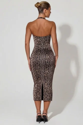 Rochie midi mulată cu gât halter și straturi Ismay, cu imprimeu leopard Rochie midi mulată cu gât halter și straturi Ismay, cu imprimeu leopard