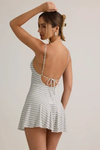 Rochie mini A-line cu bretele și drapaj în spate, din modal, cu dungi albastre și galbene Rochie mini A-line cu bretele și drapaj în spate, din modal, cu dungi albastre și galbene