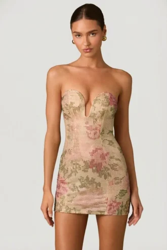 Rochie mini A-line cu decolteu în formă de inimă și ornamente Harlie, în roz Hotfix Rochie mini A-line cu decolteu în formă de inimă și ornamente Harlie, în roz Hotfix