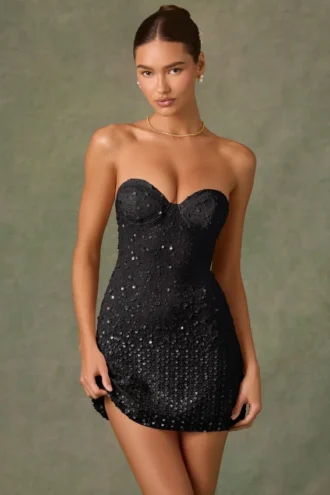 Rochie mini A-line cu decolteu în formă de inimă și ornamente Viela, în negru Rochie mini A-line cu decolteu în formă de inimă și ornamente Viela, în negru