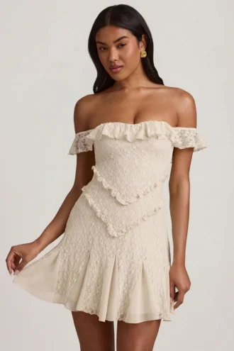 Rochie mini A-line cu decupaje și umeri decupați Nahida, de culoare ivoriu Rochie mini A-line cu decupaje și umeri decupați Nahida, de culoare ivoriu