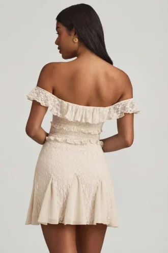 Rochie mini A-line cu decupaje și umeri decupați Nahida, de culoare ivoriu Rochie mini A-line cu decupaje și umeri decupați Nahida, de culoare ivoriu