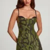 Rochie mini A-line cu guler cowl și ornamente Dianora, în imprimeu de șarpe verde